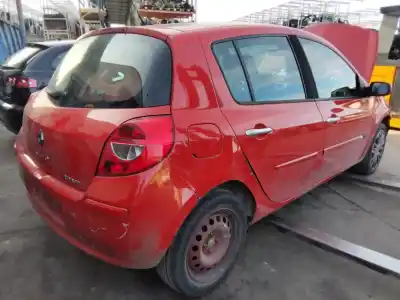 Veículo de Sucata renault clio iii confort dynamique do ano 2001 alimentado k9k764