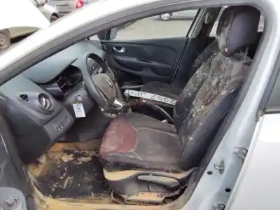 Veicolo di demolizione renault clio iv (bh_) 1.5 dci 75 dell'anno 2001 alimentato 0