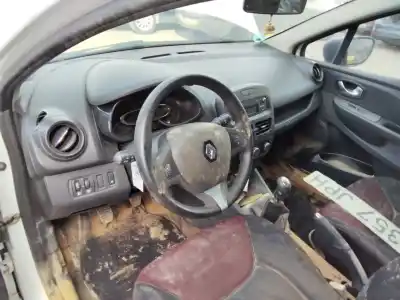Veicolo di demolizione renault clio iv (bh_) 1.5 dci 75 dell'anno 2001 alimentato 0