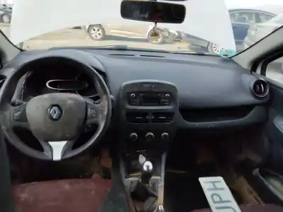 Veicolo di demolizione renault clio iv (bh_) 1.5 dci 75 dell'anno 2001 alimentato 0