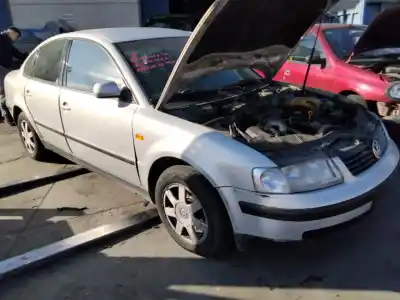 Veículo de Sucata volkswagen passat b5 (3b2) 1.9 tdi do ano 2001 alimentado 0