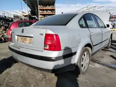 Veículo de Sucata volkswagen passat b5 (3b2) 1.9 tdi do ano 2001 alimentado 0