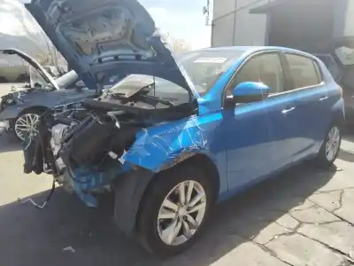 Veículo de Sucata PEUGEOT 308 Access do ano 2001 alimentado HN05