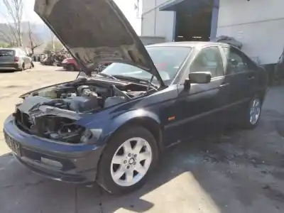 Veicolo di demolizione BMW SERIE 3 BERLINA (E46) 318i dell'anno 2001 alimentato 