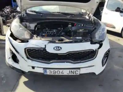 Veicolo di demolizione kia sportage emotion 4x2 dell'anno 2001 alimentato d4fd