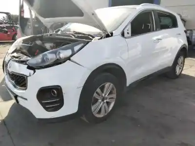 Veicolo di demolizione kia sportage emotion 4x2 dell'anno 2001 alimentato d4fd