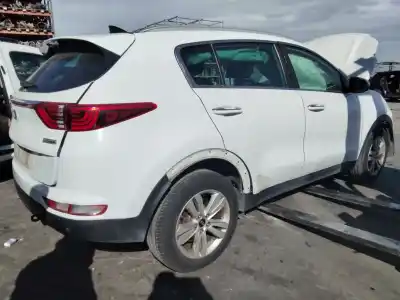 Veicolo di demolizione kia sportage emotion 4x2 dell'anno 2001 alimentato d4fd