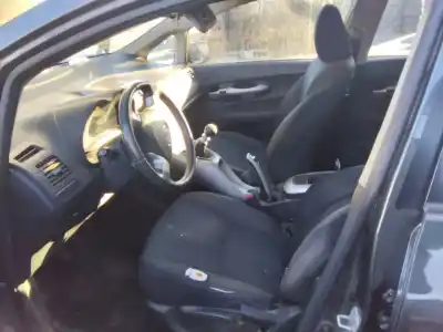 Scrapping Vehicle toyota auris (e18) toyota auris of the year 2001 powered 