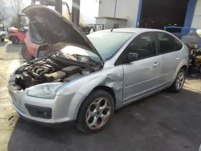 Veículo de Sucata ford focus berlina (cap) ambiente (d) do ano 2001 alimentado 