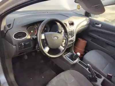 Veículo de Sucata ford focus berlina (cap) ambiente (d) do ano 2001 alimentado 