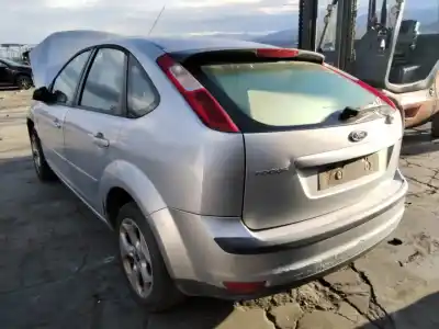 Veículo de Sucata ford focus berlina (cap) ambiente (d) do ano 2001 alimentado 