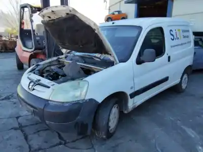 Veículo de Sucata peugeot partner (s2) 1.9 combi pro [1.9 ltr. - 51 kw diesel] do ano 2001 alimentado 