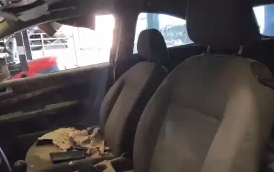 Veículo de Sucata ford focus lim. (cb4) trend do ano 2001 alimentado 