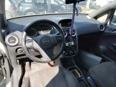 Veículo de Sucata opel corsa d ´´111 years´´ do ano 2001 alimentado 