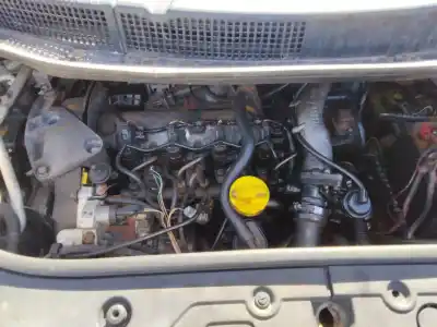 Veicolo di demolizione renault scenic ii authentique 120 cv / 88 kw dell'anno 2001 alimentato 