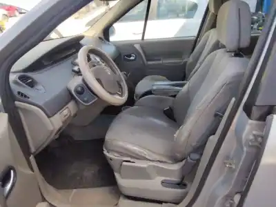 Veicolo di demolizione renault scenic ii authentique 120 cv / 88 kw dell'anno 2001 alimentato 