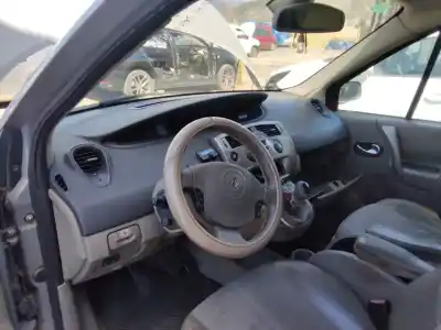 Veicolo di demolizione renault scenic ii authentique 120 cv / 88 kw dell'anno 2001 alimentato 