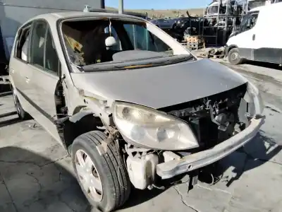 Scrapping Vehicle renault scenic ii pack authentique 110 cv / 81 kw of the year 2001 powered 