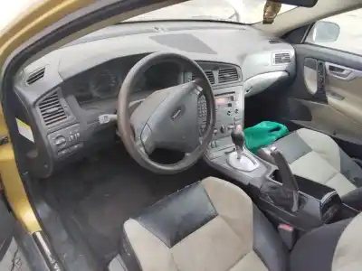 Verschrottungsfahrzeug VOLVO S60 BERLINA 2.4 Diesel des Jahres 2001 angetrieben 