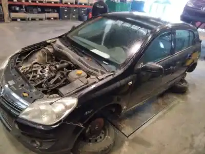 Veículo de Sucata opel astra h berlina cosmo do ano 2001 alimentado 