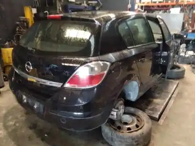 Veículo de Sucata opel astra h berlina cosmo do ano 2001 alimentado 