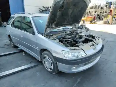Vehicul casat peugeot 306 break boulebard al anului 2001 alimentat 