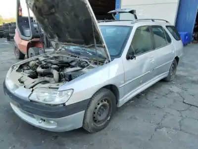 Vehicul casat peugeot 306 break boulebard al anului 2001 alimentat 