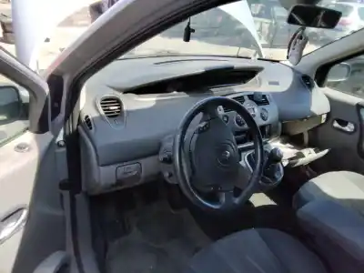 Здавання транспортного засобу renault scenic ii authentique 120 cv / 88 kw року 2001 потужний 9095dkn