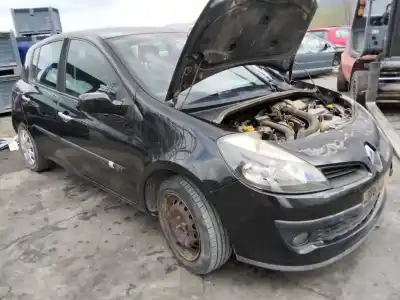 Здавання транспортного засобу renault clio iii authentique року 2001 потужний k9k768