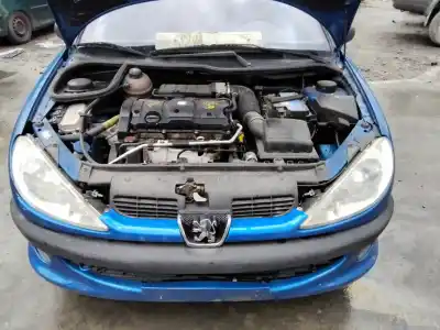 Verschrottungsfahrzeug PEUGEOT 206 CC CC des Jahres 2001 angetrieben 