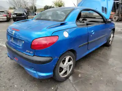 Sloopvoertuig peugeot 206 cc cc van het jaar 2001 aangedreven 