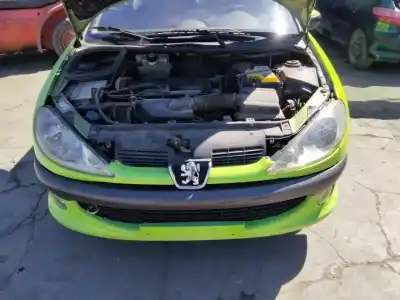 Verschrottungsfahrzeug peugeot 206 cc cc des jahres 2001 angetrieben 