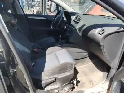 Veículo de Sucata citroen c4 lim. collection do ano 2001 alimentado 