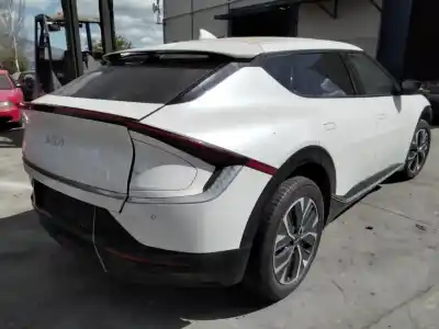 Veículo de Sucata kia ev6 (cv) air 2wd 228 cv / 168 kw do ano 2001 alimentado 