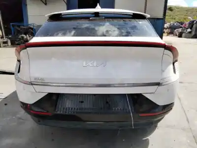 Veículo de Sucata kia ev6 (cv) air 2wd 228 cv / 168 kw do ano 2001 alimentado 