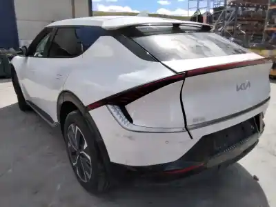 Veículo de Sucata kia ev6 (cv) air 2wd 228 cv / 168 kw do ano 2001 alimentado 