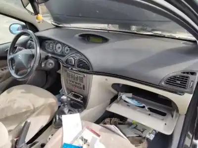 Veículo de Sucata citroen c5 berlina audace do ano 2001 alimentado hrh