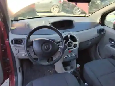 Veículo de Sucata renault grand modus authentique do ano 2001 alimentado 