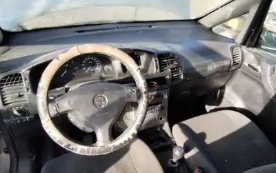 Scrapping Vehicle opel zafira a blue line of the year 2001 powered 