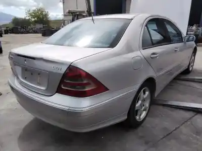 Scrapping Vehicle mercedes-benz clase c (w203) c 220 cdi (203.006) of the year 2001 powered 0