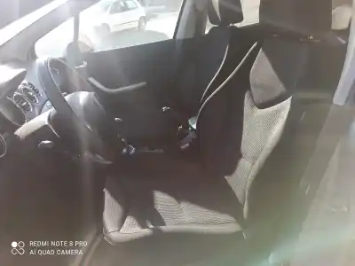 Veículo de Sucata peugeot 308 access do ano 2001 alimentado 5fw