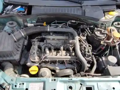 Veículo de Sucata opel corsa c enjoy do ano 2001 alimentado 
