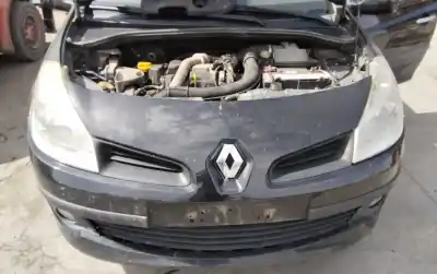 Veículo de Sucata renault clio iii confort dynamique do ano 2001 alimentado 