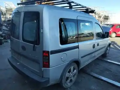 Veículo de Sucata opel combo familiar do ano 2001 alimentado 