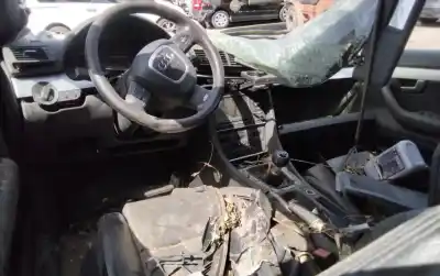Veículo de Sucata audi a4 avant (8e) 2.0 tdi do ano 2001 alimentado 