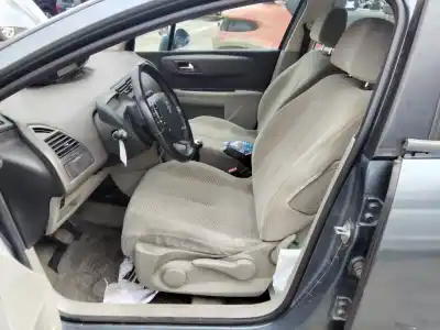 Veículo de Sucata citroen c4 berlina collection do ano 2001 alimentado 9hx