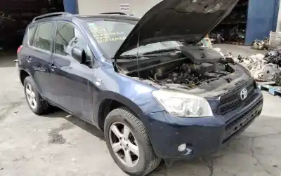Veículo de Sucata toyota rav 4 (a3) executive do ano 2001 alimentado 2adftv