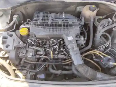 Здавання транспортного засобу renault clio ii fase ii (b/cb0) authentique року 2001 потужний 