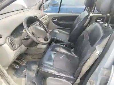 Здавання транспортного засобу renault scenic (ja..) 1.9 dci authentique року 2001 потужний 