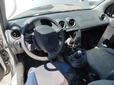 Veículo de Sucata ford fiesta (cbk) ambiente do ano 2001 alimentado 